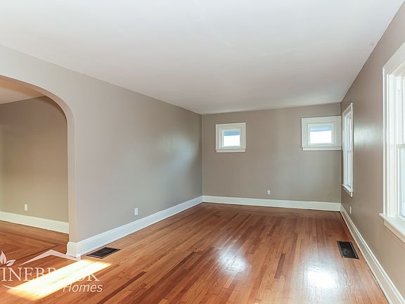4th image of 1829 Sundale Ave