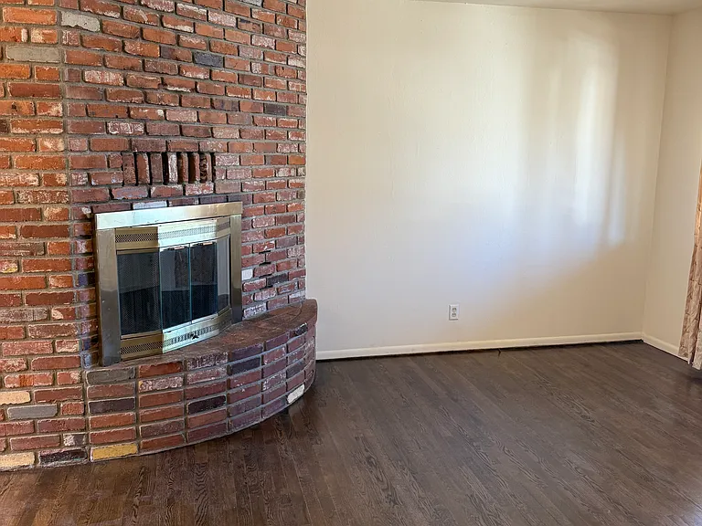 3275 Sandra Dr — Photo 2