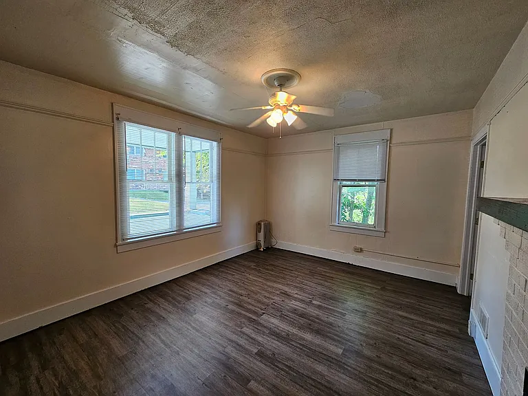 397 Gilmore St — Photo 5