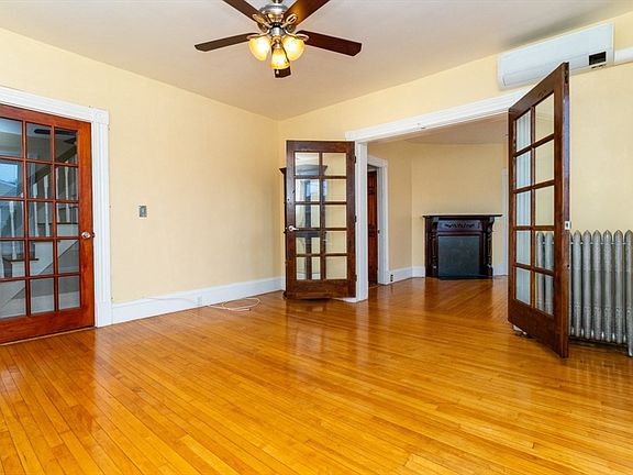 5th image of 527 N Warren Ave