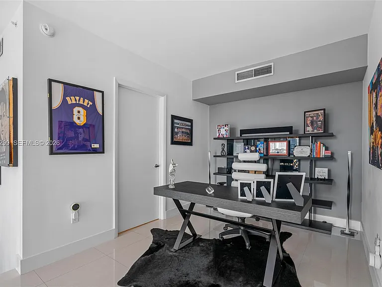 92 SW 3rd St #708 — Photo 22