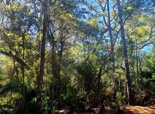 5 Gray Fox Ct, Southport, NC 28461