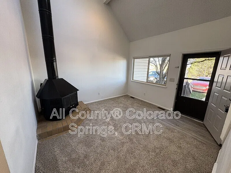 Studio, 1.5 bath, 762 sqft, $1,295 — Photo 3