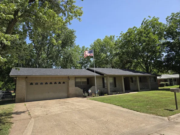 1019 16th Ave NE, Miami, OK 74354