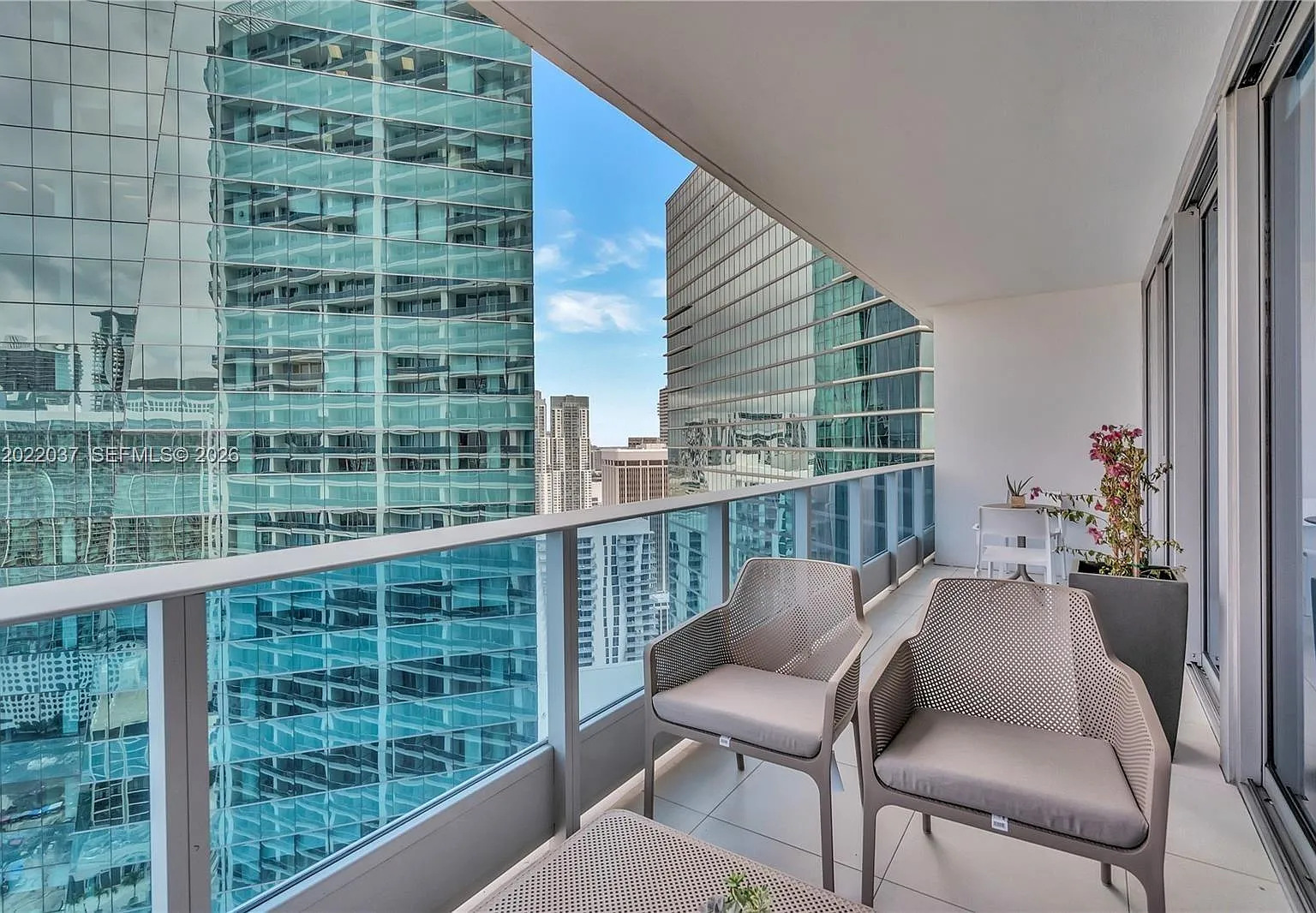 1 bed, 822 sqft, $3,950 — Photo 1