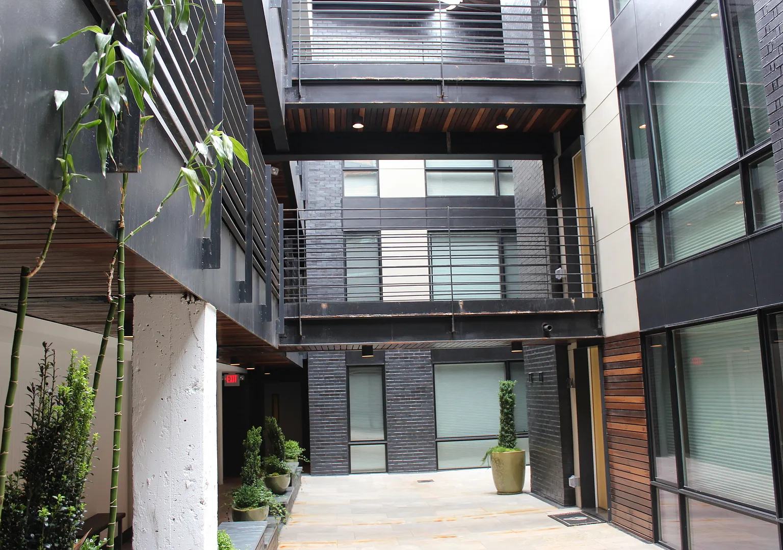 1210 Chestnut — Photo 1