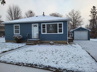 1818 Iowa St, Cedar Falls, IA 50613