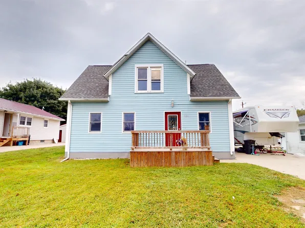 120 Albers St, Holstein, IA 51025
