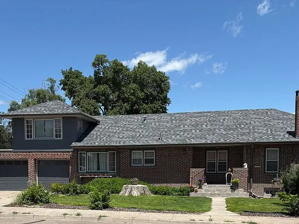 1302 W 2nd St, McCook, NE 69001