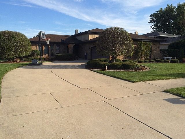 1st image of 8138 Bunker Dr