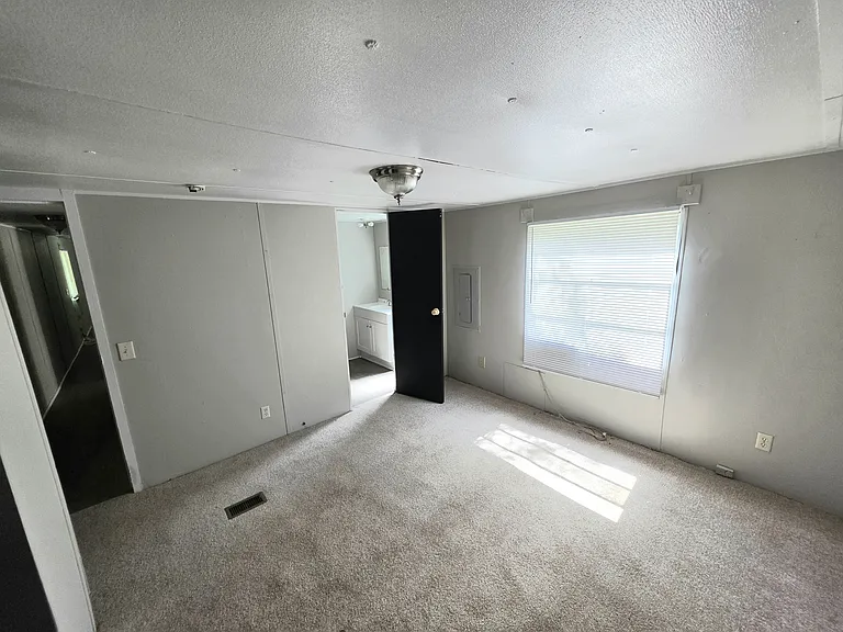 103 Dee St — Photo 11