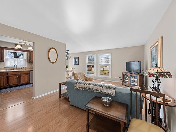 4th image of 120 W Golf Rd APT A