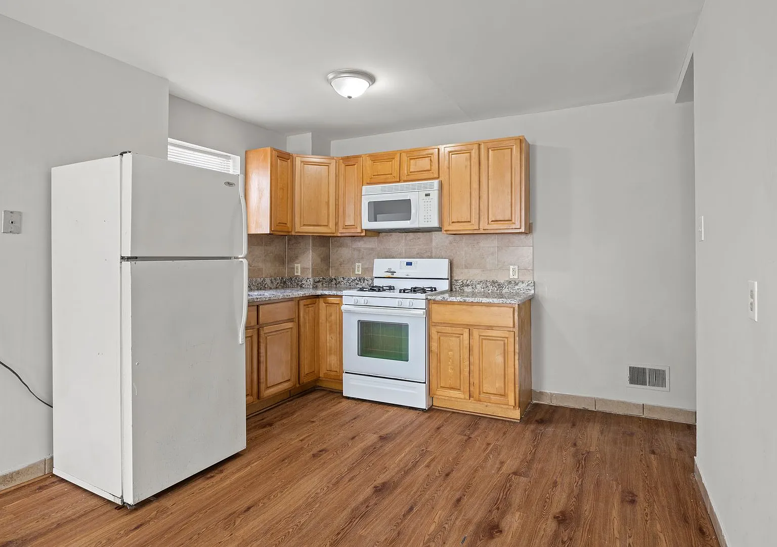 4831 Longshore Ave — Photo 4