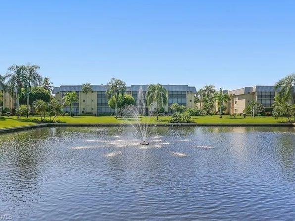 788 Park Shore Dr #13, Naples, FL 34103