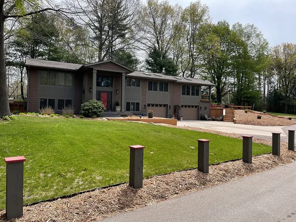 15398 Lincoln St, Grand Haven, MI 49417