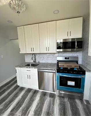 Sold by Dom Realty | media 7