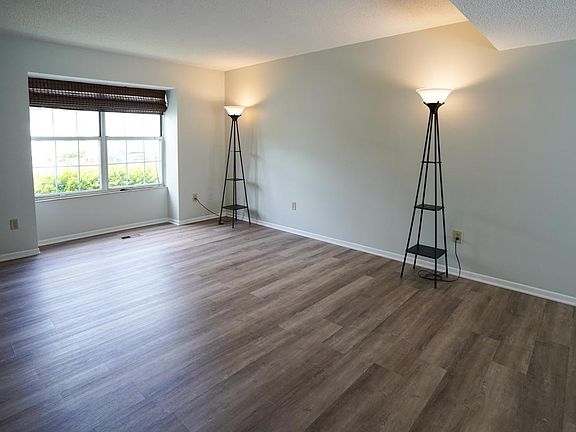 5th image of 5057 Stoneybrook Blvd #5057