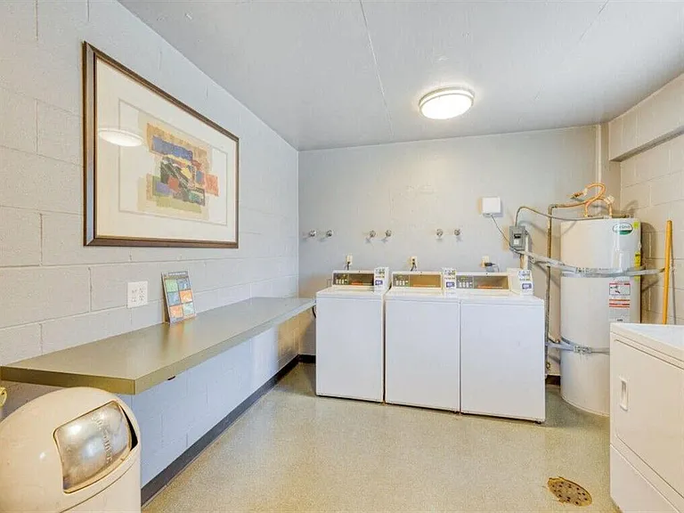Irvington Apartments — Photo 16