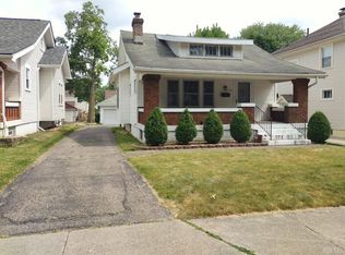 323 Triangle Ave, Oakwood, OH 45419