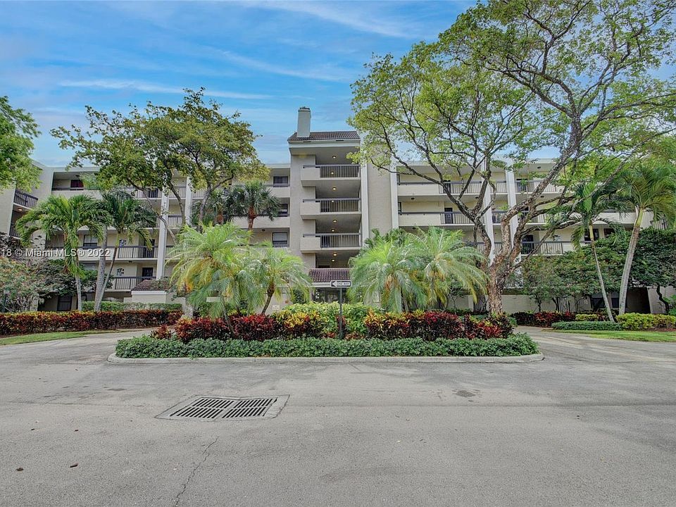 1st image of 2025 Lavers Cir APT D103