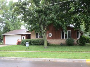 213 7th St, Mountain Lake, MN 56159