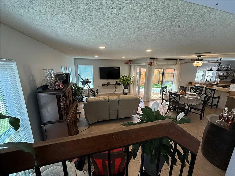 447 Hunter Cir — Photo 29