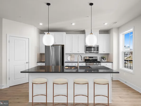 43328 Farringdon Sq, Broadlands, VA 20148