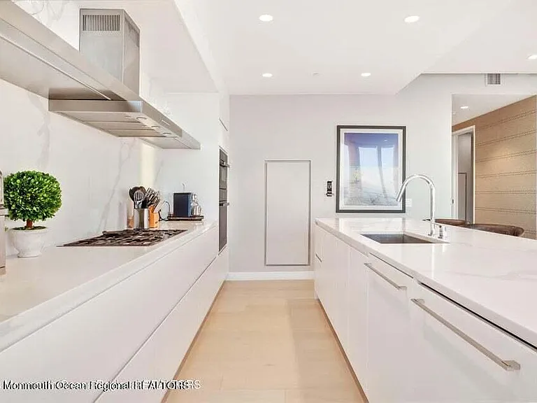 1101 N Ocean Ave #902 — Photo 8