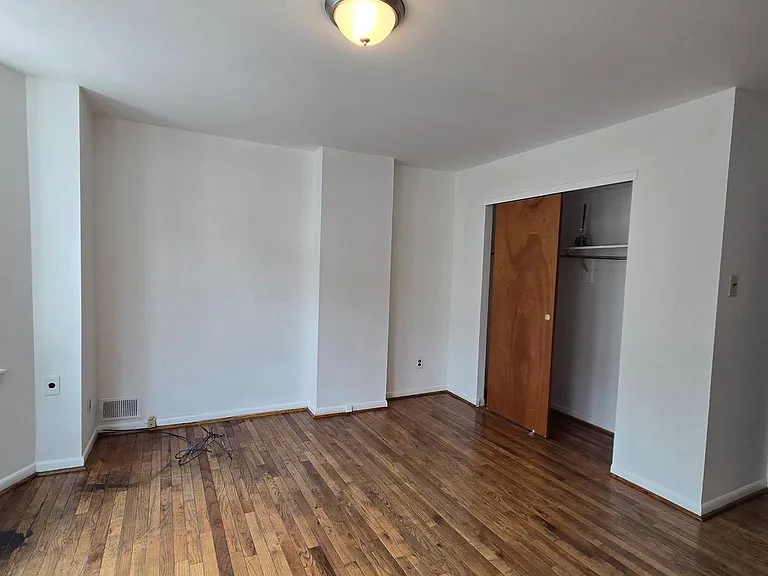 1351 Christian St — Photo 16