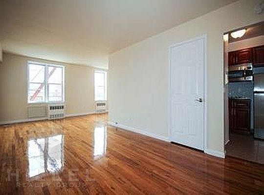 2nd image of 2710 30th Ave APT 4E