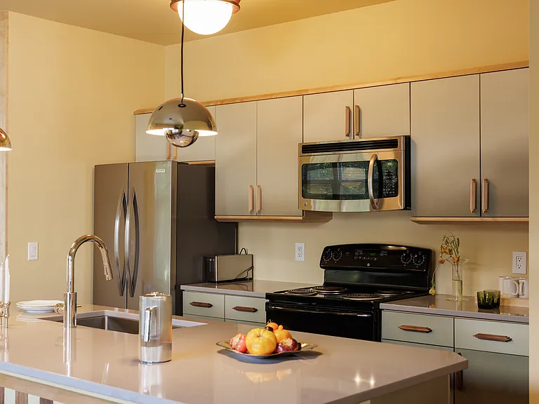 525 E Main St — Photo 18