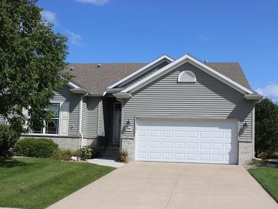 2240 Grey Wolf, Hiawatha, IA, 52233