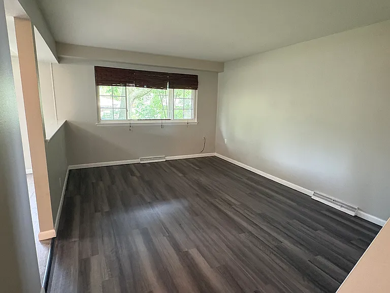3409 N California Ave — Photo 8