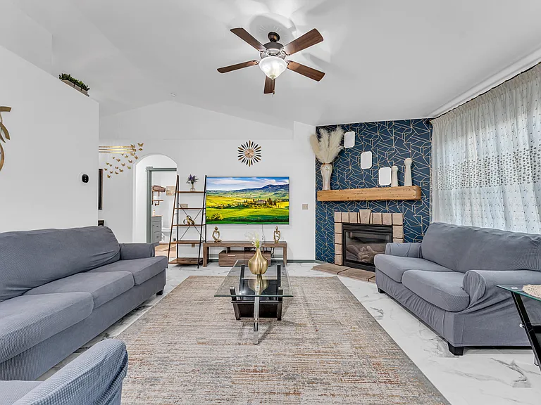 1041 Starlight Loop — Photo 18
