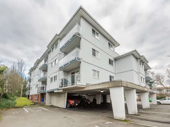 3234 Quadra St, Saanich, BC V8X 1G2