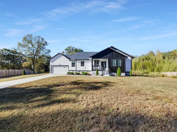 33 Lake Circle Dr, Piedmont, SC 29673