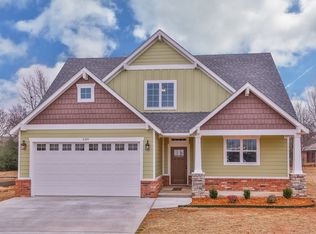 549 S Dogwood St, Siloam Springs, AR 07276