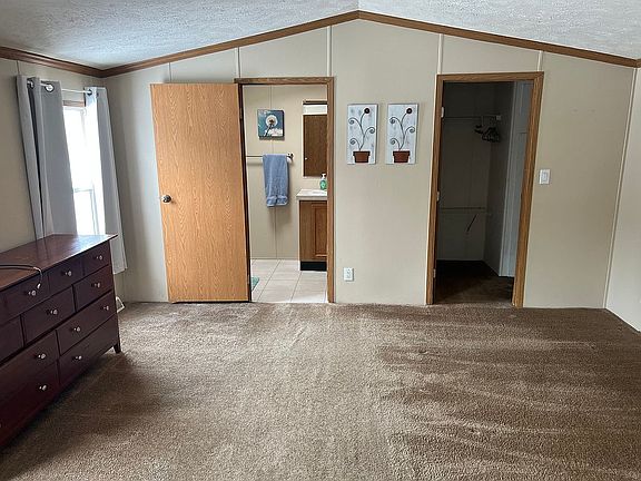 2nd image of 4580 Oakland Dr