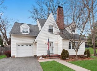 425 Goffle Rd, Wyckoff, NJ 07481