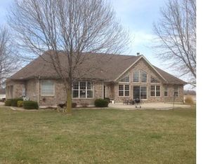 23955 Staunton Rd, New Douglas, IL 62074