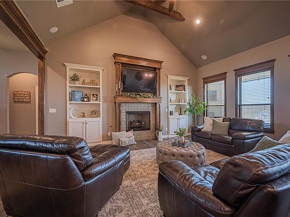 5th image of 1230 Auburn Cir