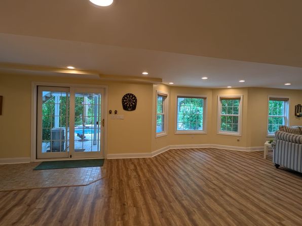 219 Teller Rd