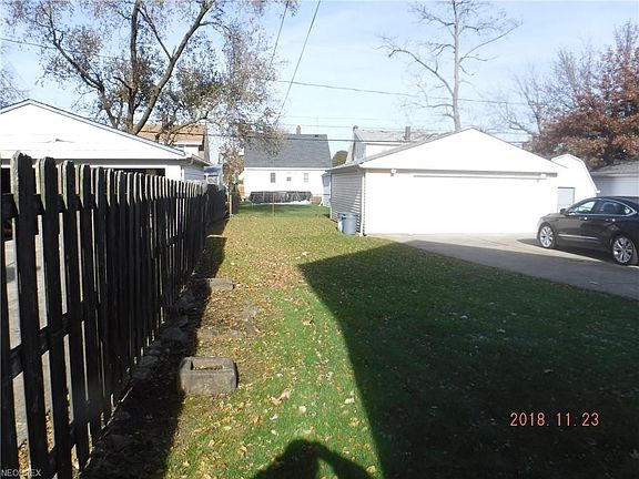 3rd image of 3318 Lincoln Ave