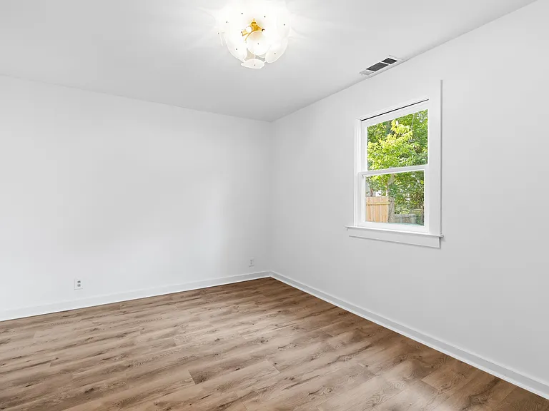 105 Marne Ave — Photo 17