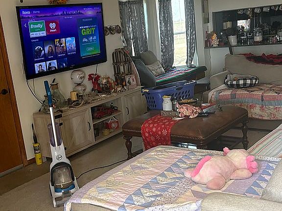 3rd image of 18282 E 660th Rd