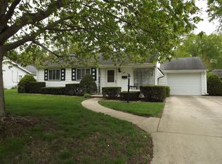 829 E Locust St, Watseka, IL 60970