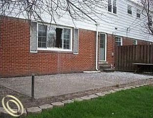 5th image of 32374 Craftsbury Ct