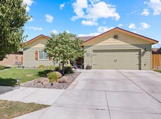 572 N Harrison Pl, Kennewick, WA 99336