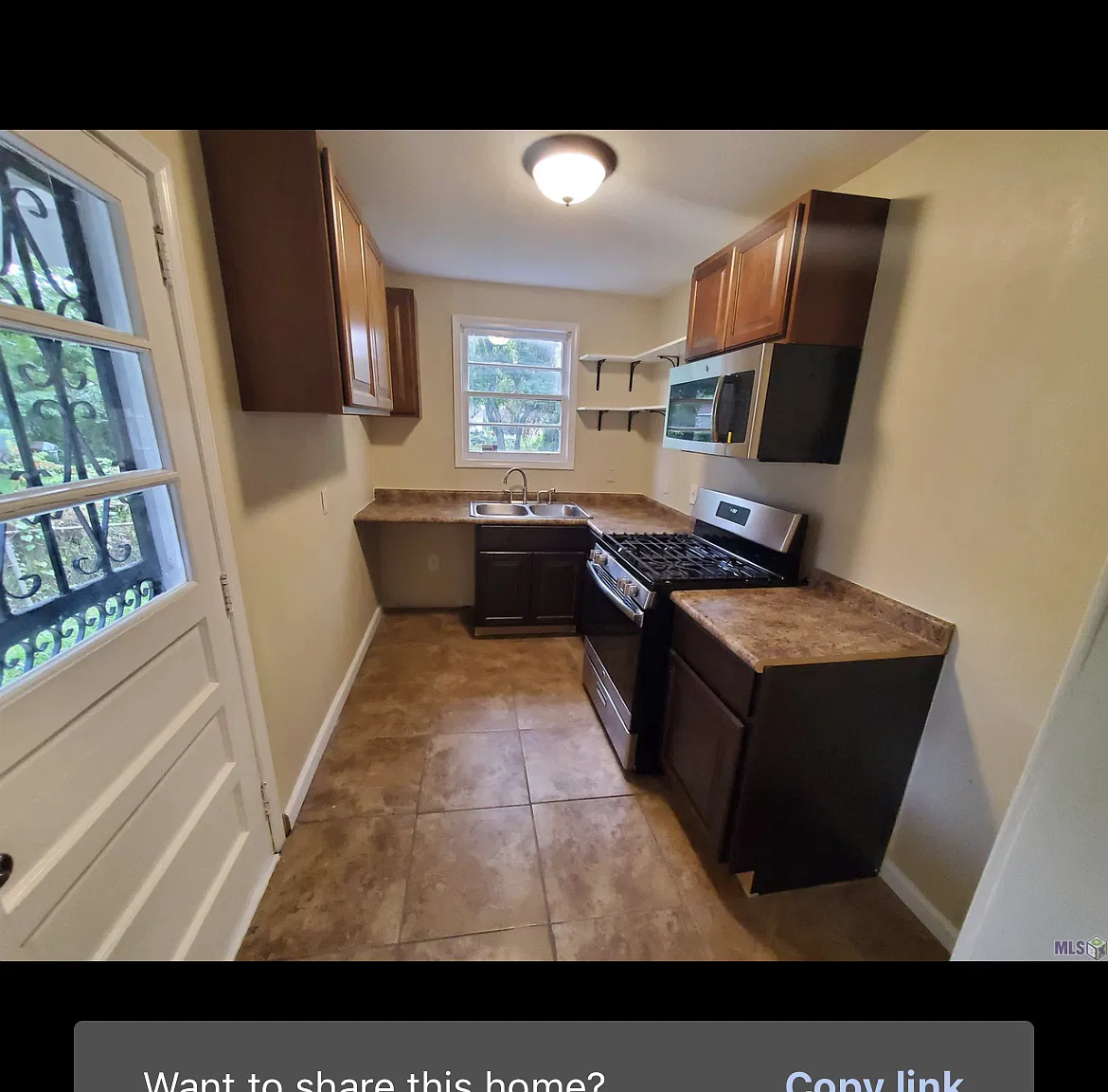 3 bed, 1.0 bath, 869 sqft, $1,250 — Photo 4