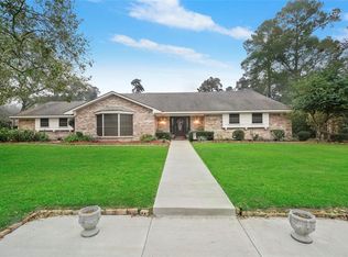 109 Pebble Springs Ln, Cleveland, TX 77327